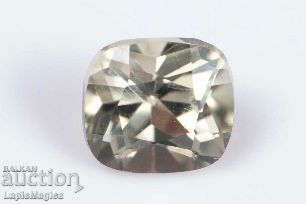 Диаспор 0.59ct VS cushion шлифовка