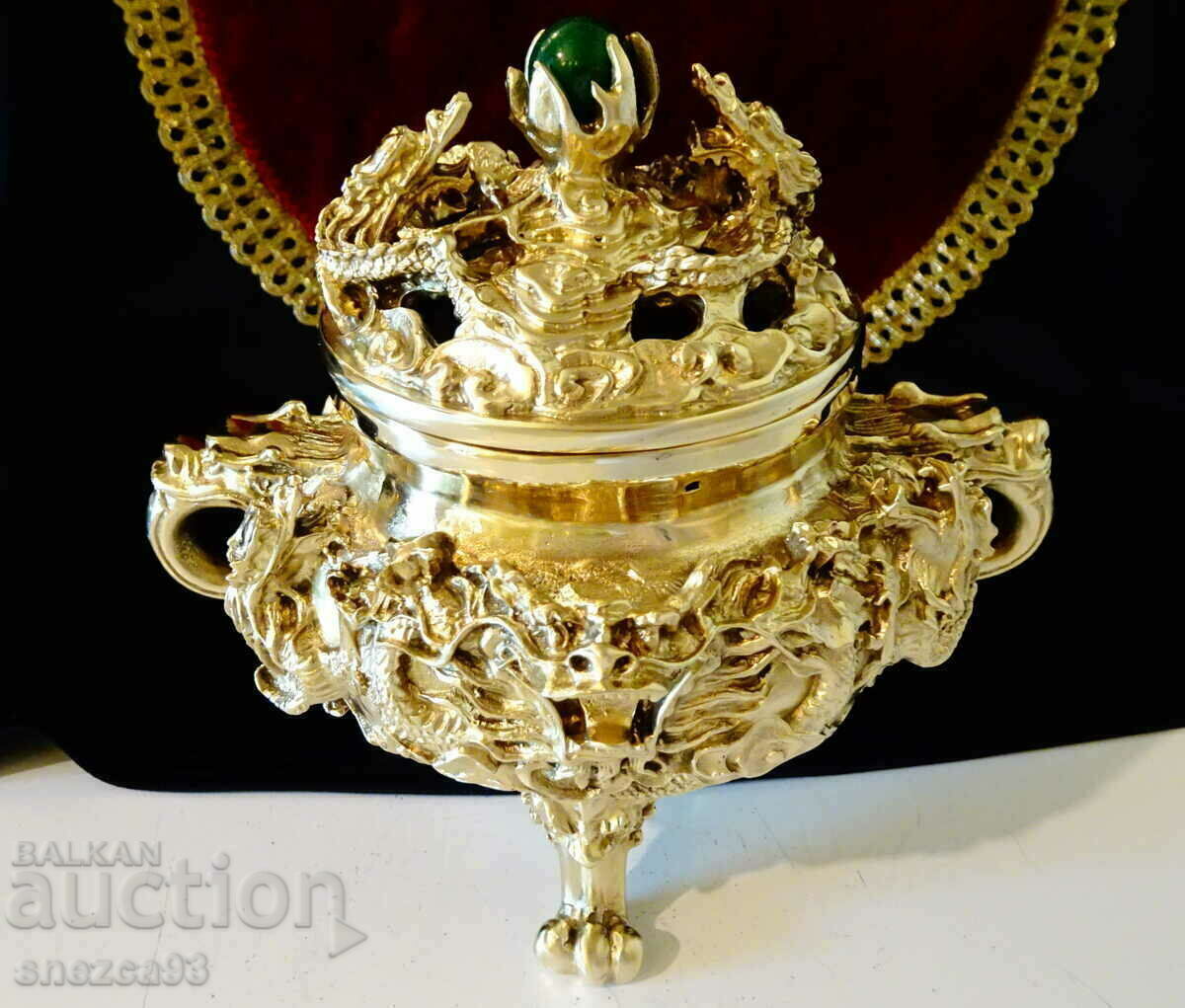 Bronze censer, candle holder, Xuande, Ming Dynasty with price 749.00 BGN | € 382.96 Bronze censer, candle holder, Xuande, Ming Dynasty with price 749.00 BGN | € 382.96