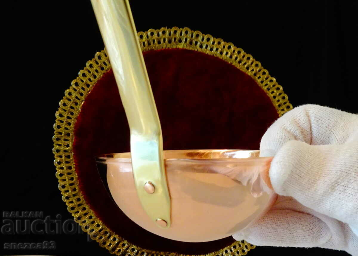 Auction Copper ladle 200 ml. Auction Copper ladle 200 ml.