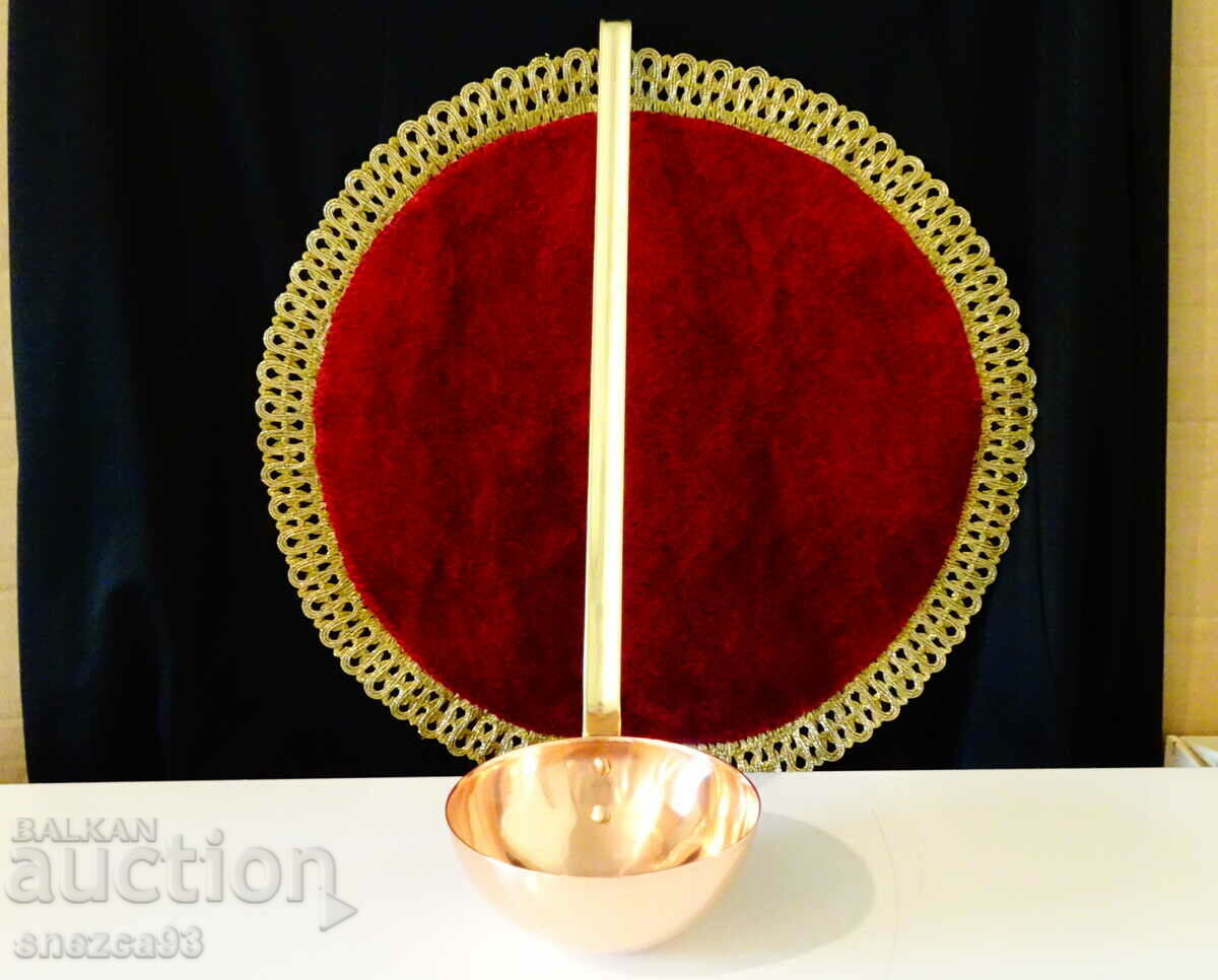 Copper ladle 200 ml. Copper ladle 200 ml.