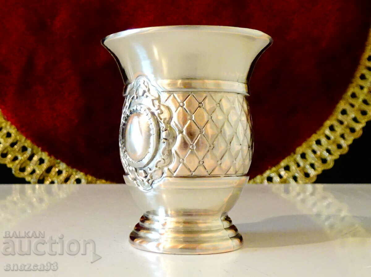 Delivery of Silver-plated copper brandy glass, baroque Delivery of Silver-plated copper brandy glass, baroque