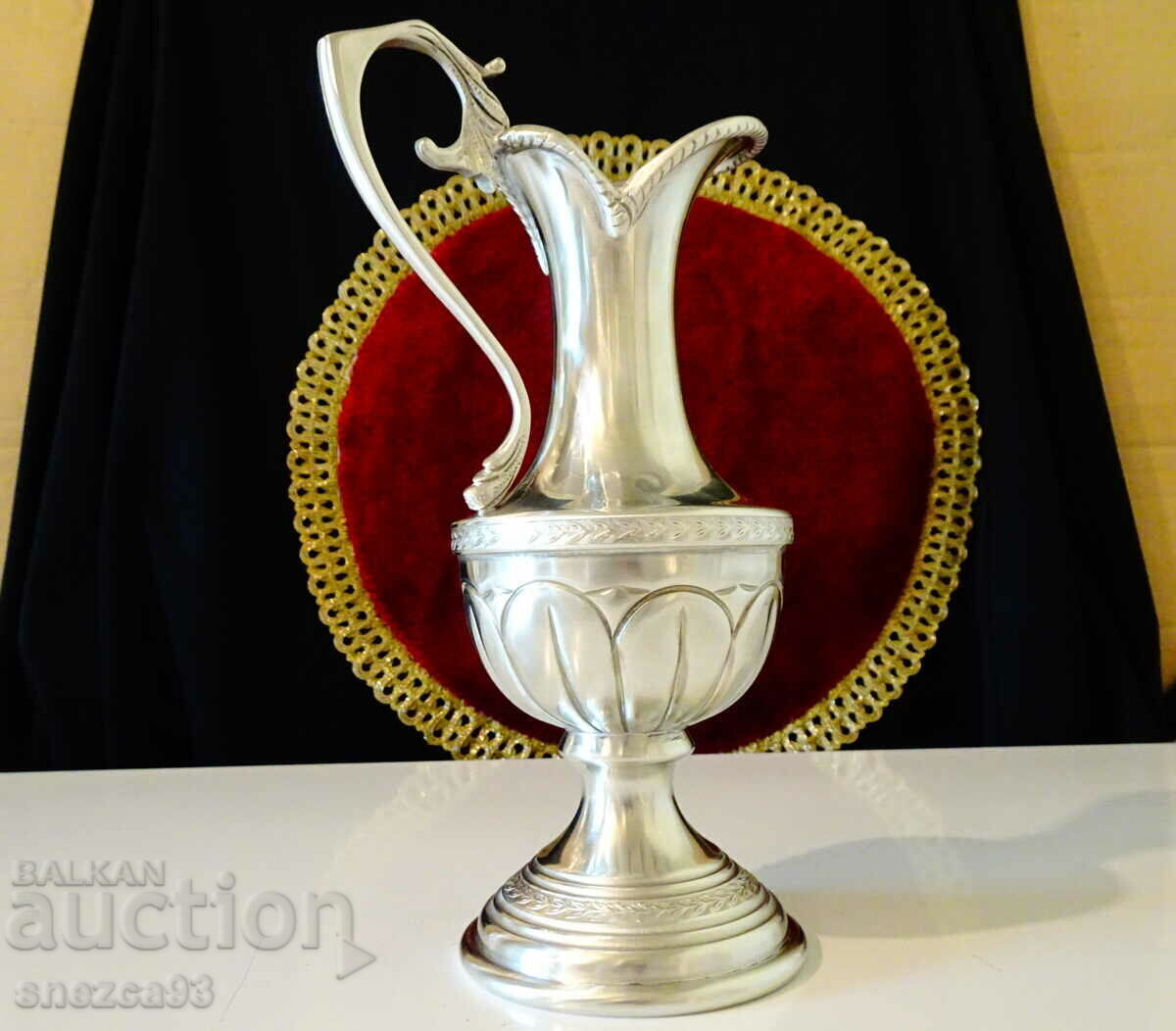 Delivery of Empire style pewter jug. Delivery of Empire style pewter jug.