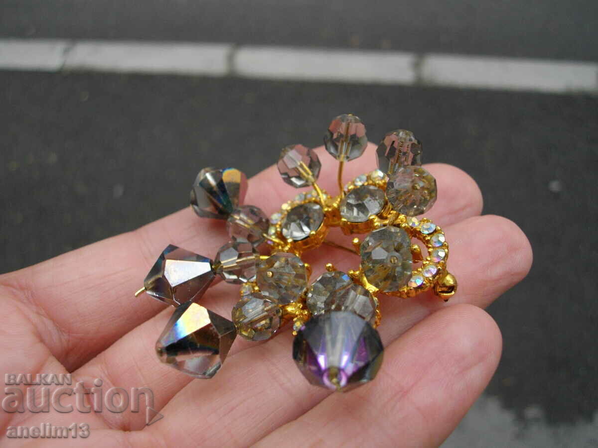 Delivery of OLD BROOCH