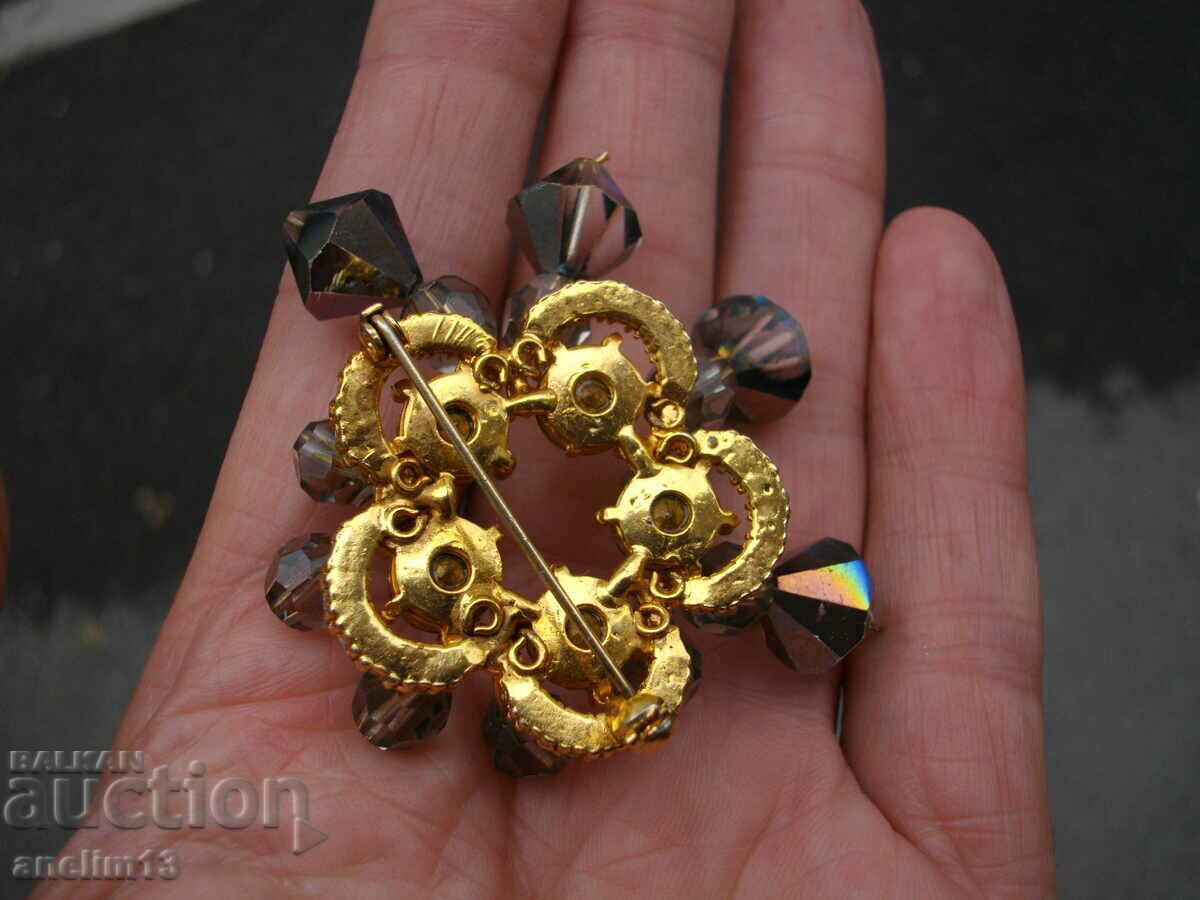 OLD BROOCH - 7