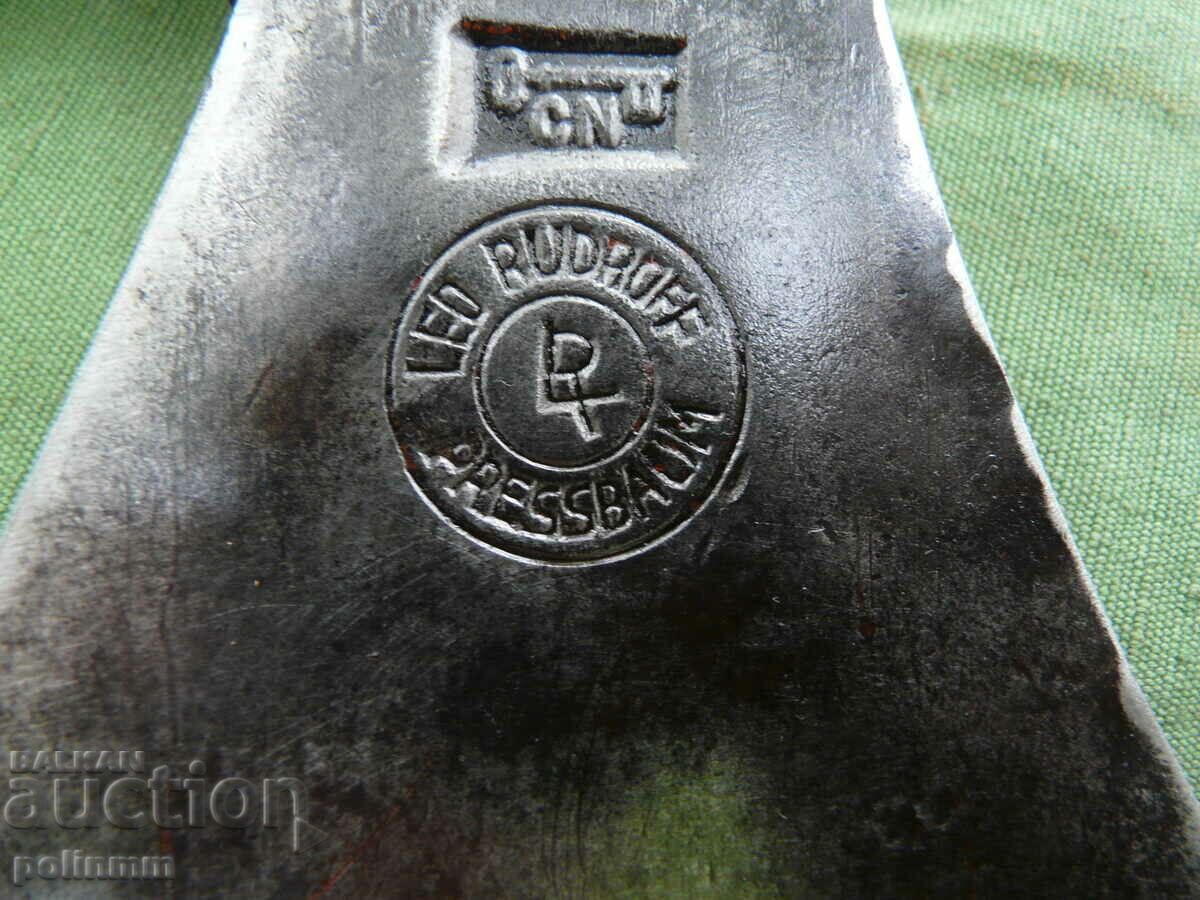 Δημοπρασία Παλιό τσεκούρι πεζοπορίας - 526 Δημοπρασία Παλιό τσεκούρι πεζοπορίας - 526