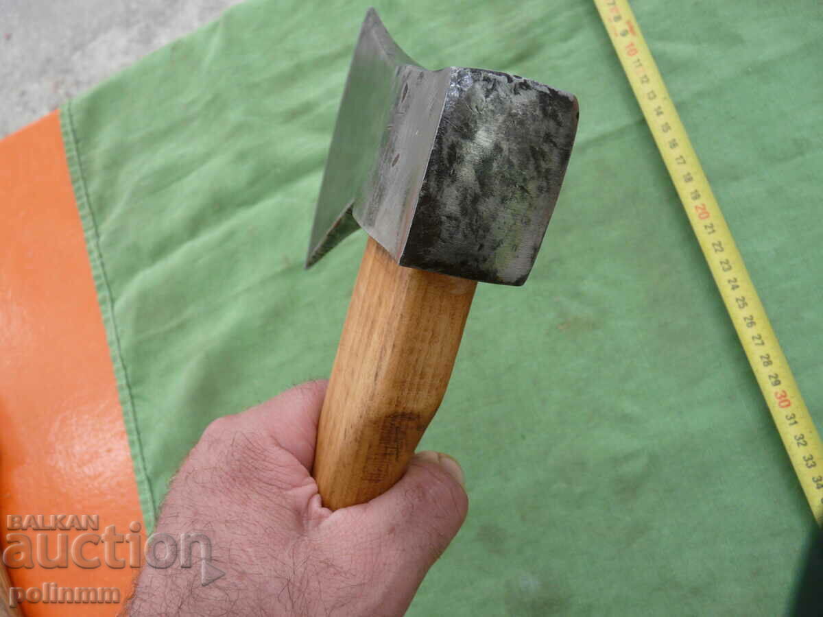 Παράδοση Παλιό τσεκούρι πεζοπορίας - 526 Παράδοση Παλιό τσεκούρι πεζοπορίας - 526