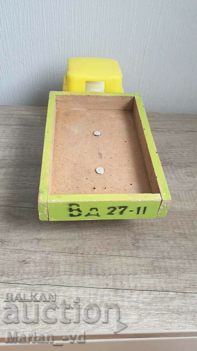 Delivery of Old social plastic toy Delivery of Old social plastic toy