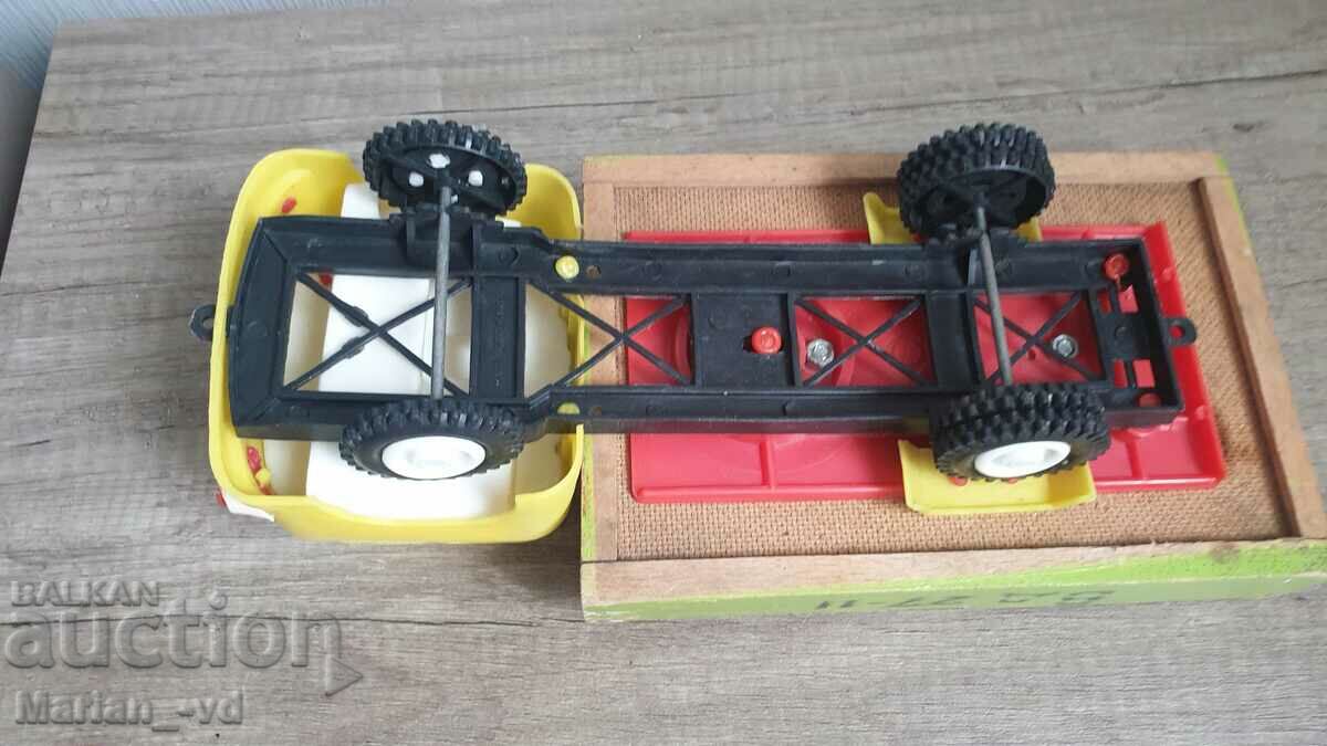 Old social plastic toy - 7 Old social plastic toy - 7