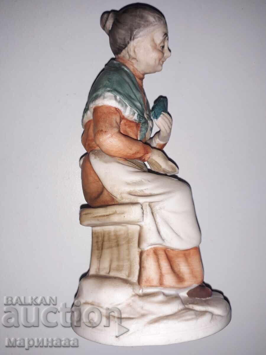 OLD FIGURE. BISCUIT with price € 2.00 | 3.91 BGN