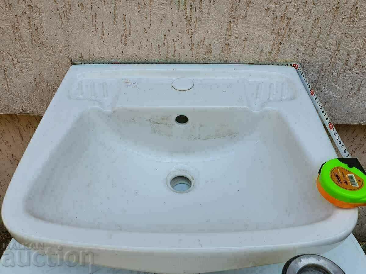 Δημοπρασία 2. Πουλάω καινούργιο νιπτήρα μπάνιου συν σιφόνι. BZC