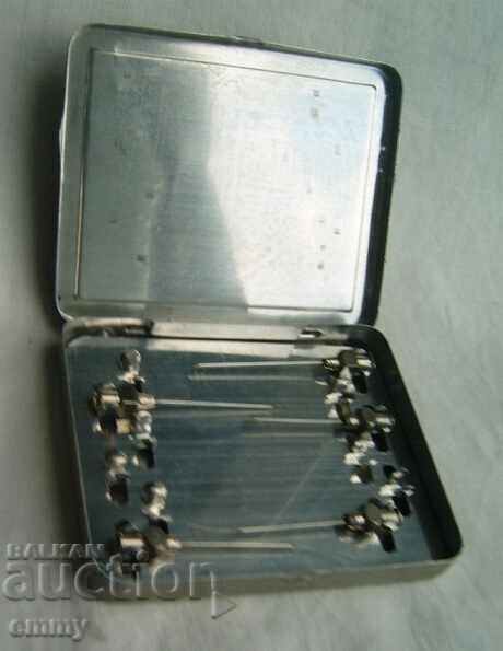 Delivery of Old medical syringe needles, Germany, in a box-5 pcs. Delivery of Old medical syringe needles, Germany, in a box-5 pcs.