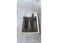 Photo Sofia A man and a young girl on a walk 1940