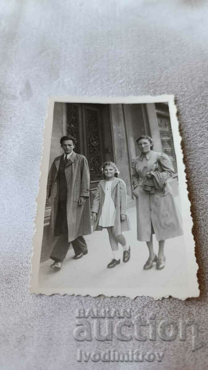 Photo Sofia Man, woman and girl on a walk 1939