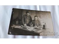 Photo Two officers in an office 1918