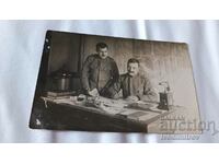 Photo Two officers in an office 1918