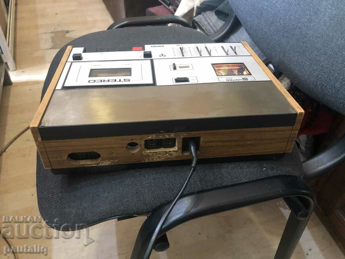 CASSETTE RECORDER DECK UNITRA - 5 CASSETTE RECORDER DECK UNITRA - 5