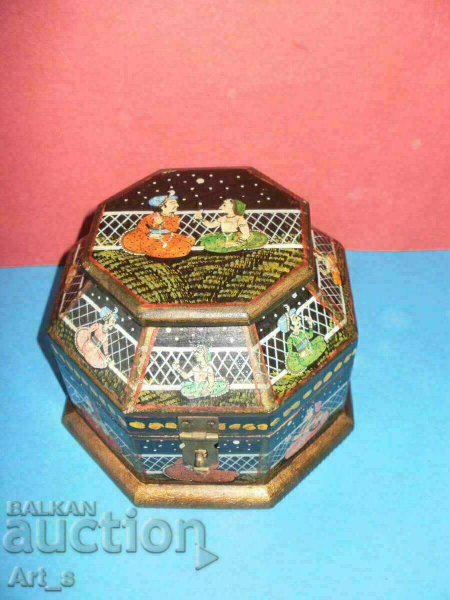 Delivery of Unique Indian/Mughal hand painted marriage box 19th century Delivery of Unique Indian/Mughal hand painted marriage box 19th century