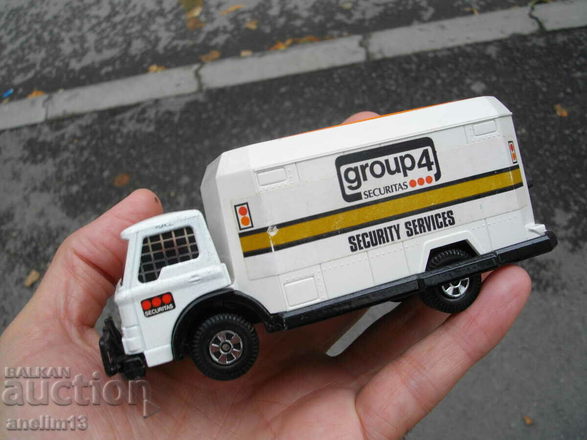 MATCHBOX ENGLAND SECURITY TRUCK K-19 MATCHBOX with price 50.00 BGN | € 25.56 MATCHBOX ENGLAND SECURITY TRUCK K-19 MATCHBOX with price 50.00 BGN | € 25.56