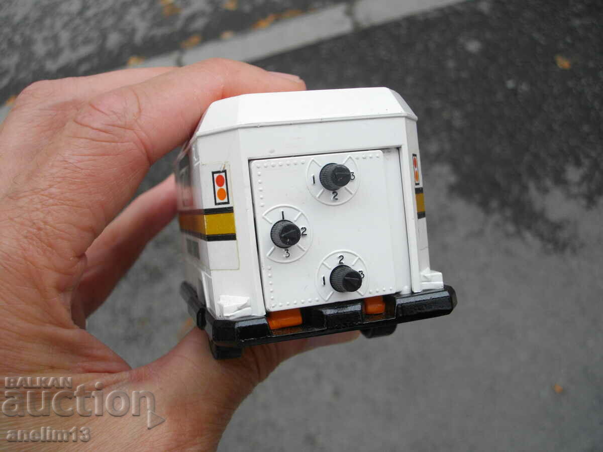 MATCHBOX ENGLAND SECURITY TRUCK K-19 MATCHBOX - 5 MATCHBOX ENGLAND SECURITY TRUCK K-19 MATCHBOX - 5