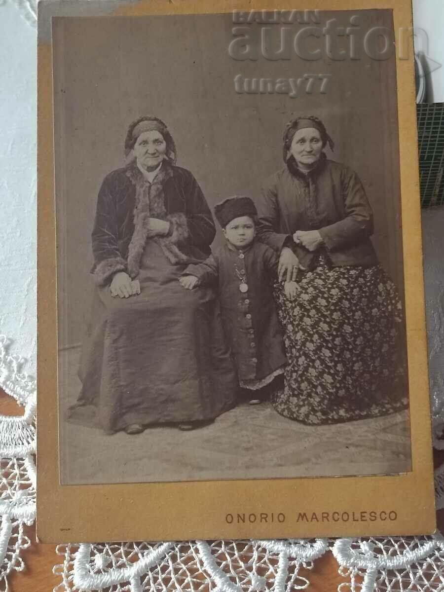 Old photo cardboard Bulgarian family Kingdom of Bulg 1880