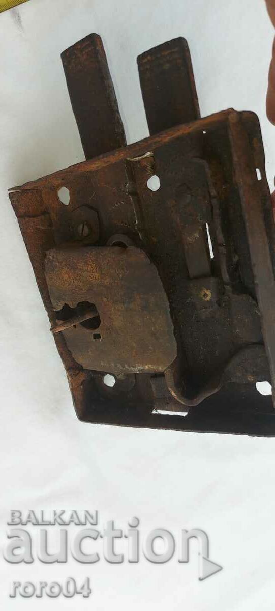 LOCK - FORGED - 200 YEARS OLD - 6