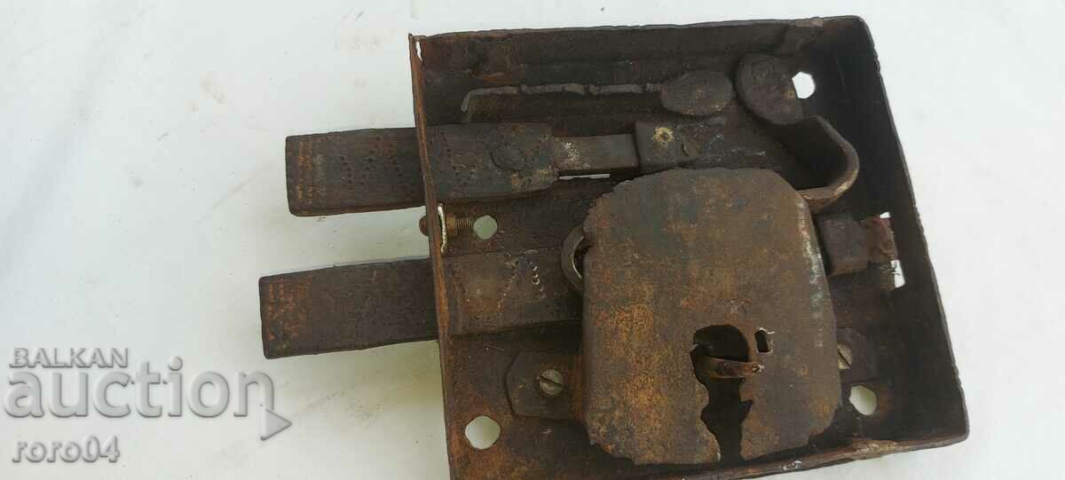LOCK - FORGED - 200 YEARS OLD - 7