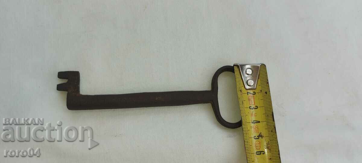 KEY - FORGED - 200 YEARS OLD - 5 KEY - FORGED - 200 YEARS OLD - 5