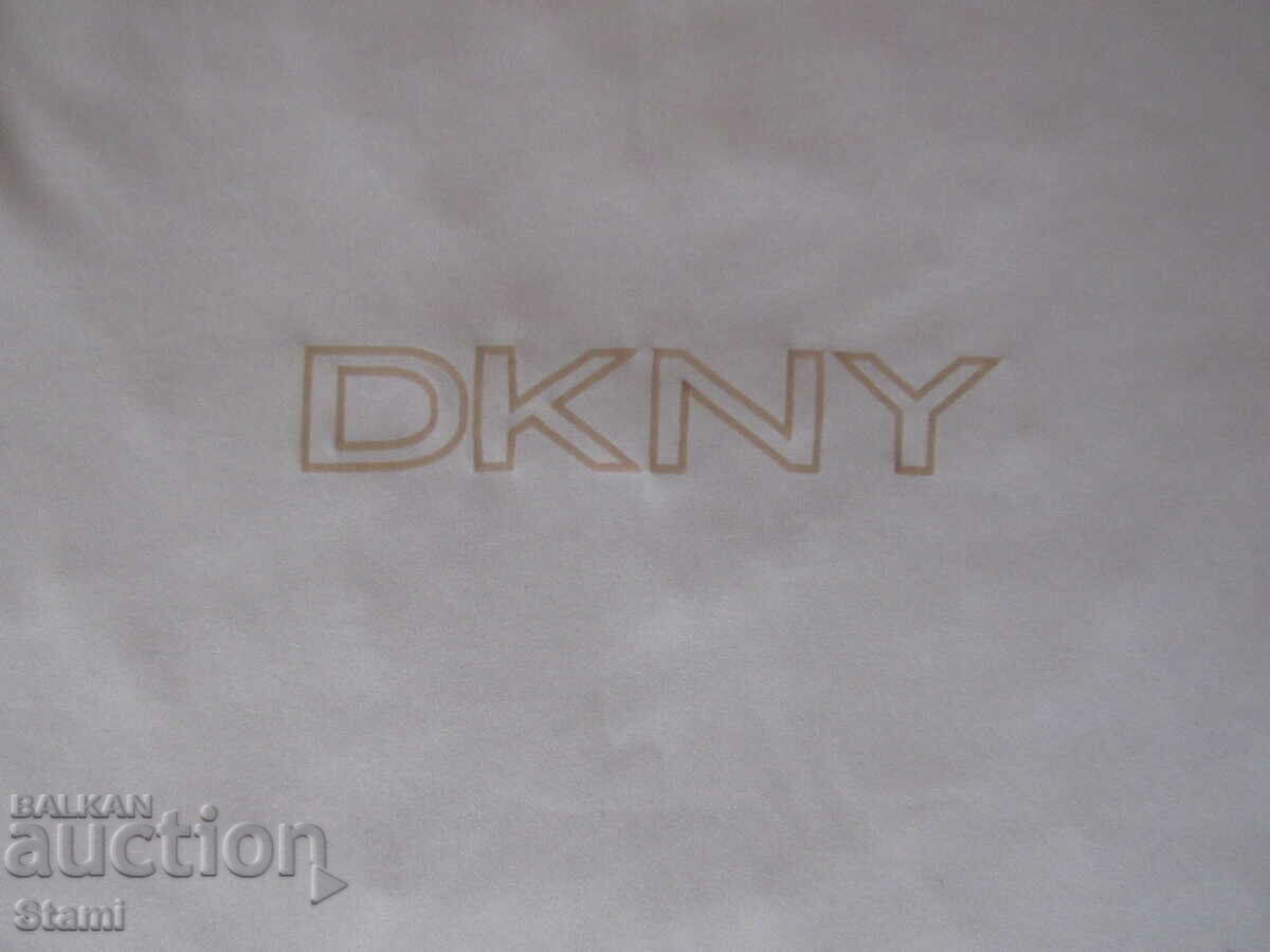 DKNY Women's T-Shirt, Size S with price 9.00 BGN | € 4.60 DKNY Women's T-Shirt, Size S with price 9.00 BGN | € 4.60