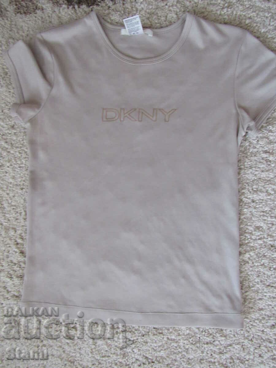 DKNY Women's T-Shirt, Size S DKNY Women's T-Shirt, Size S