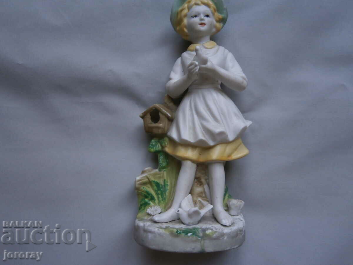 Porcelain figure 21cm.