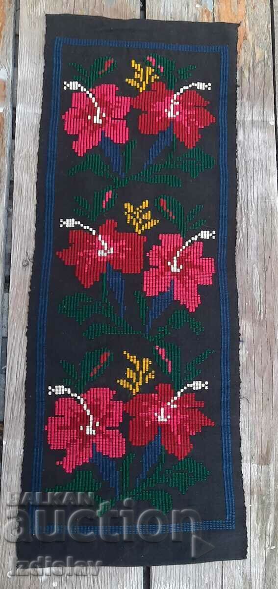 Panou de perete din cânepă țesut și brodat manual Varna