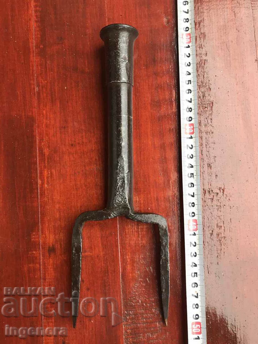 ANCHOR FOR RIVING OLD TWO-TOOTE FORGED TOOL