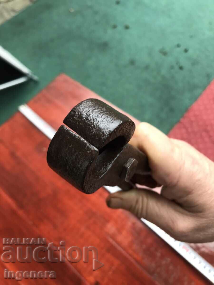 Delivery of TILE FORGED PLIERS LARGE TOOL HORSE PLIERS Delivery of TILE FORGED PLIERS LARGE TOOL HORSE PLIERS