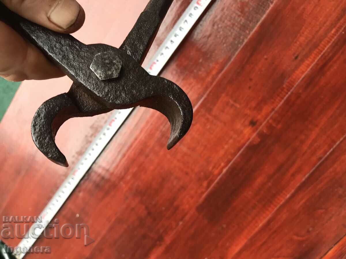 TILE FORGED PLIERS LARGE TOOL HORSE PLIERS - 6 TILE FORGED PLIERS LARGE TOOL HORSE PLIERS - 6