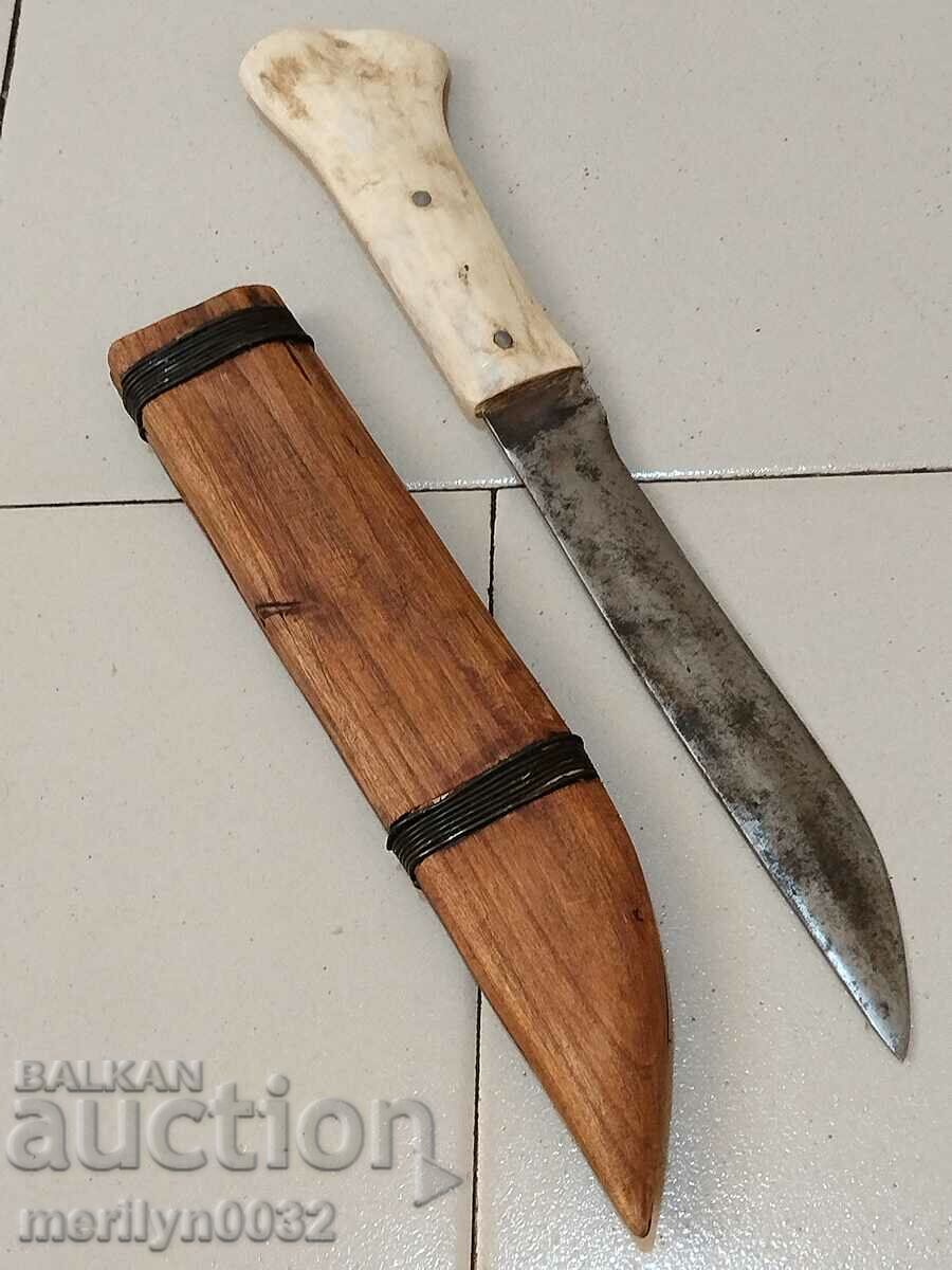 A shepherd's knife with a kaniya akulak with price 89.00 BGN | € 45.50