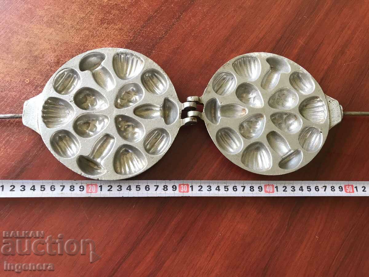 DEVICE MOLD FORM FOR SOCA SWEETS with price 23.00 BGN | € 11.76 DEVICE MOLD FORM FOR SOCA SWEETS with price 23.00 BGN | € 11.76