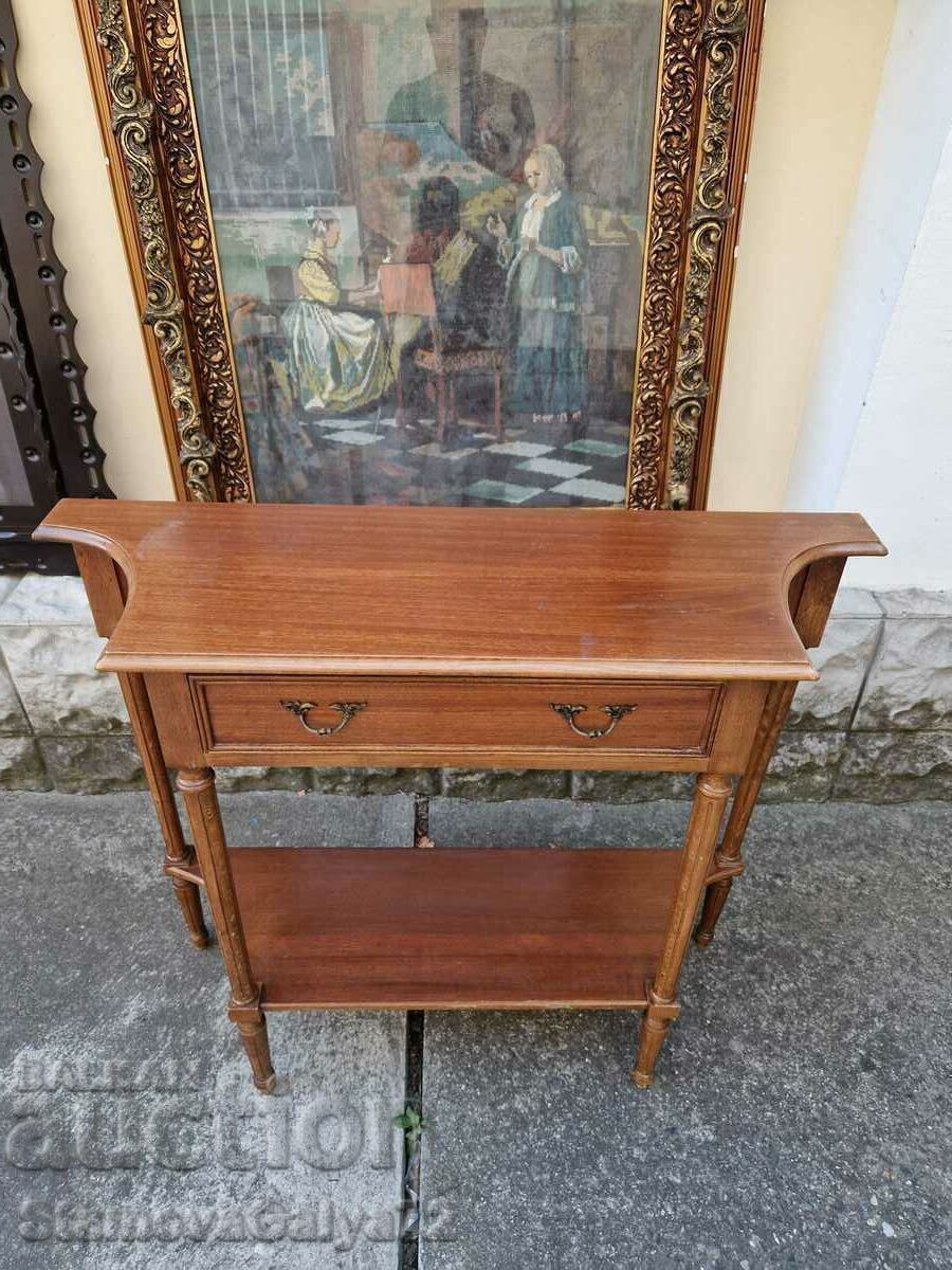Чудесна антикварна френска конзолна масичка масив с цена 244.00 лв. | € 124.76