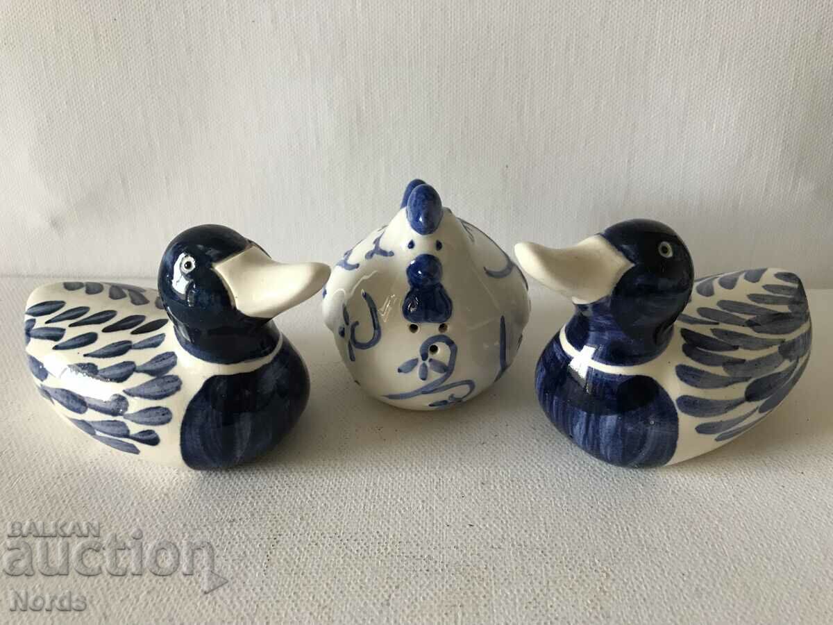 Porcelain ducks and hen