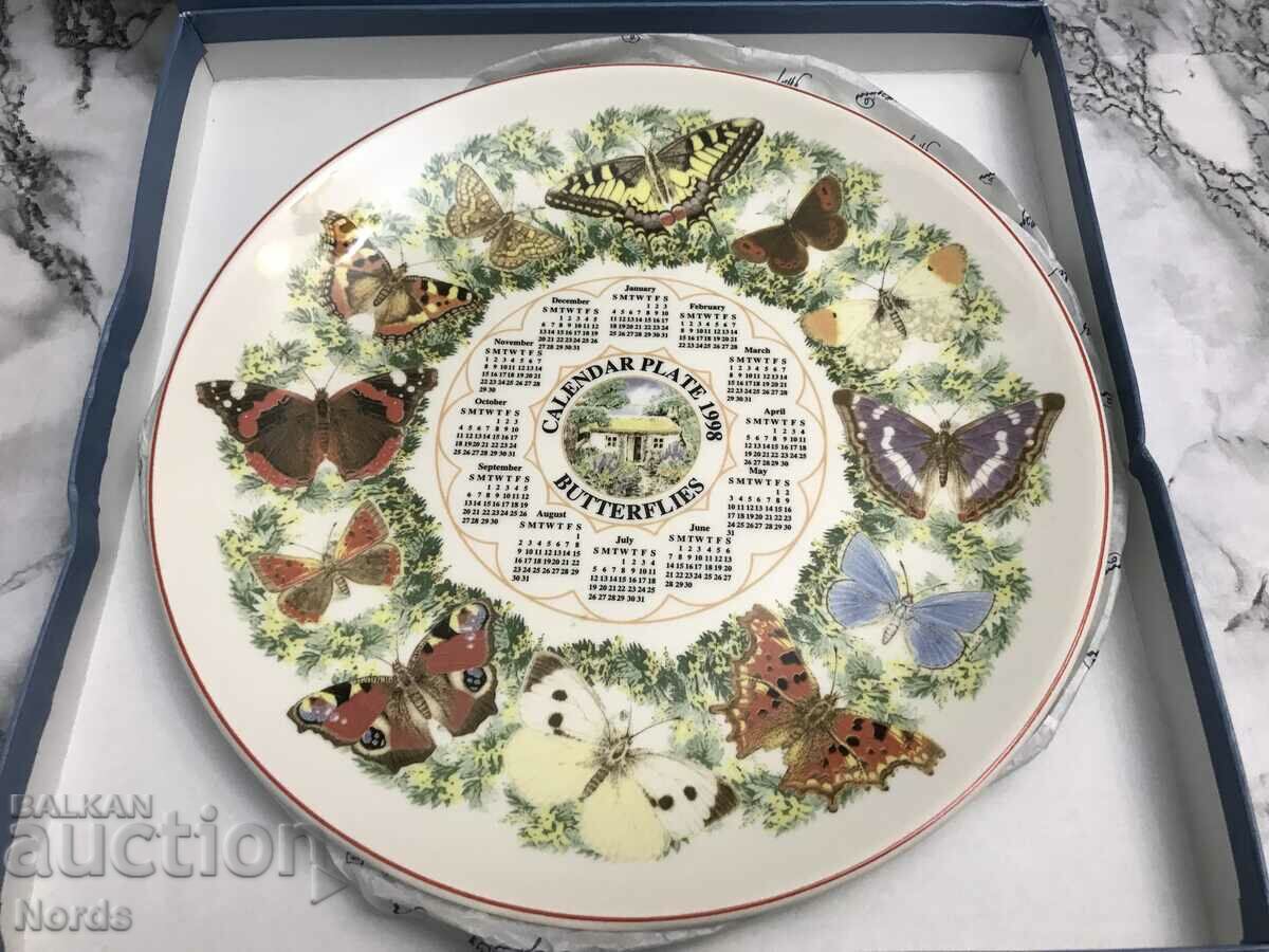 A beautiful Wedgwood porcelain plate