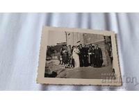 Photo Newlyweds with their friends 1938