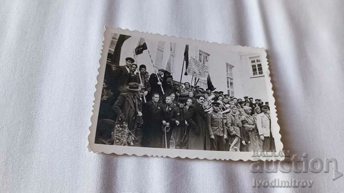 Photo Sofia Male and female officers at a rally