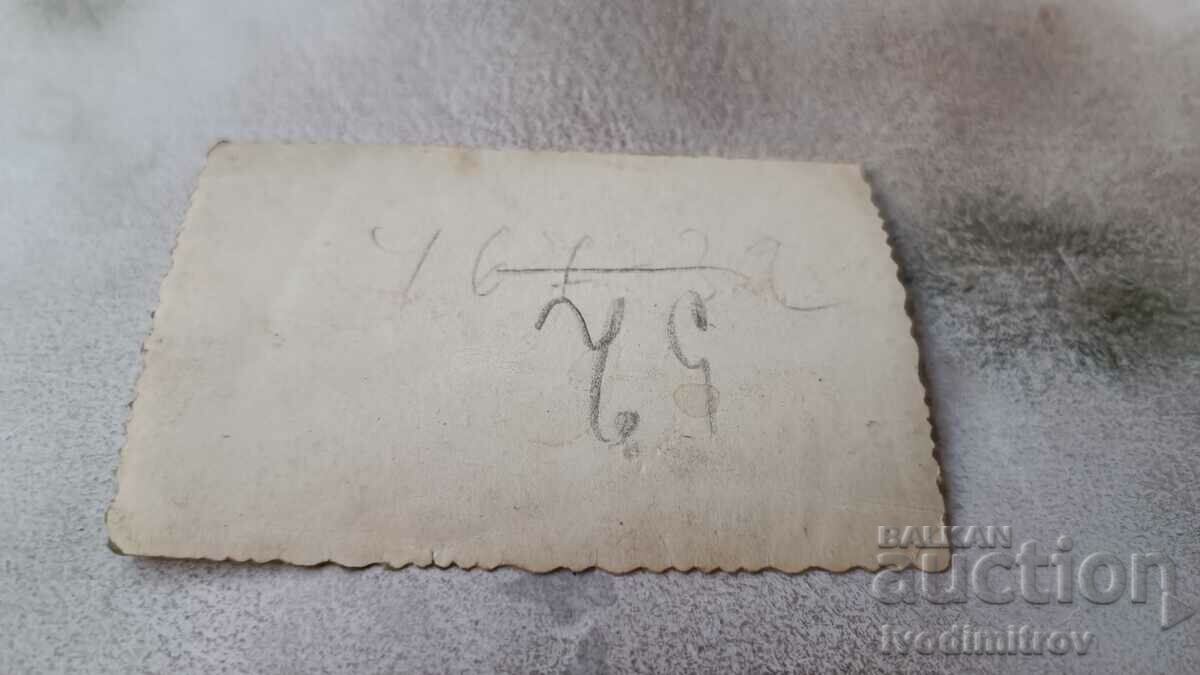 Φωτογραφία Σοφία Νεαρή γυναίκα σε έναν περίπατο με τιμή 2.45 BGN | € 1.25 Φωτογραφία Σοφία Νεαρή γυναίκα σε έναν περίπατο με τιμή 2.45 BGN | € 1.25