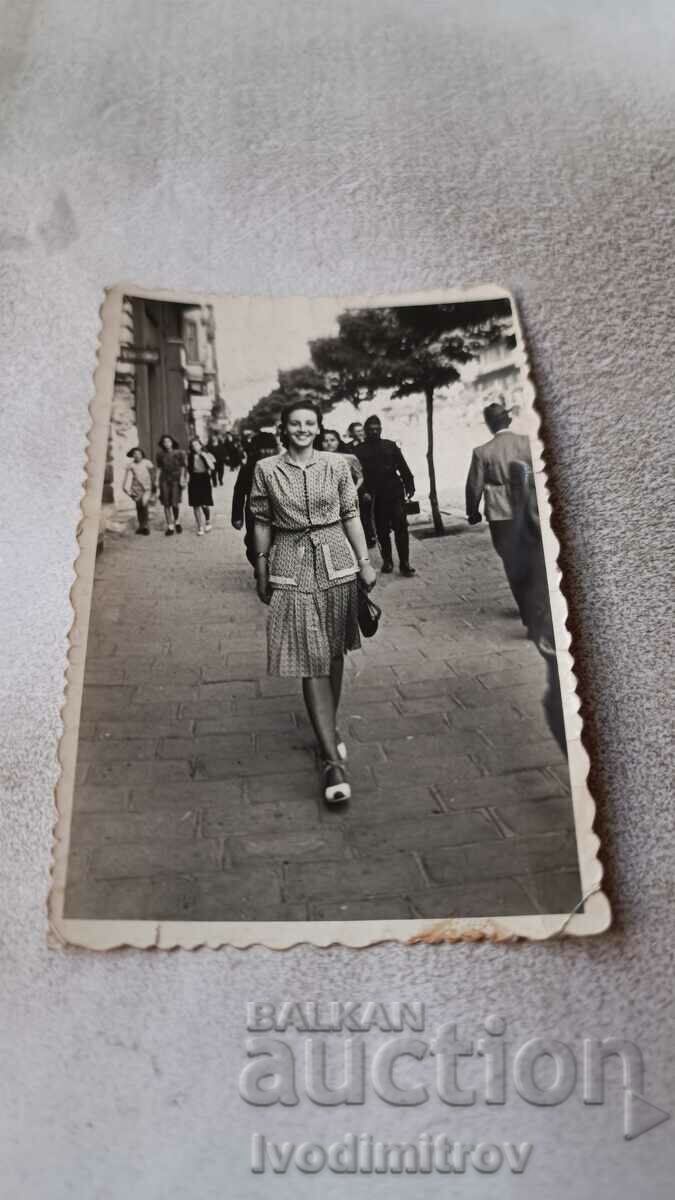 Photo Sofia Young woman on a walk