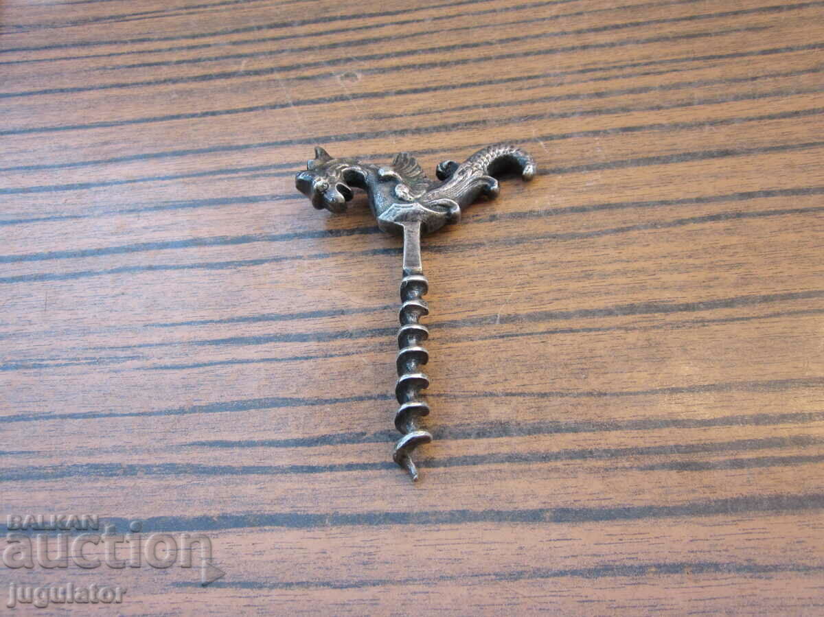 tirbușon antic placat cu argint cu figură de căluțe de mare - 6