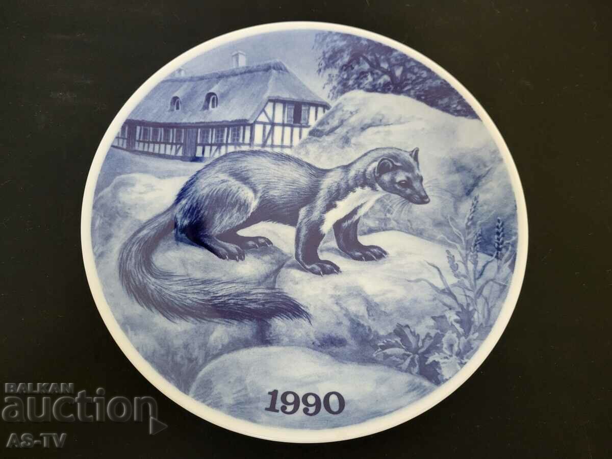 Porcelain wall plate