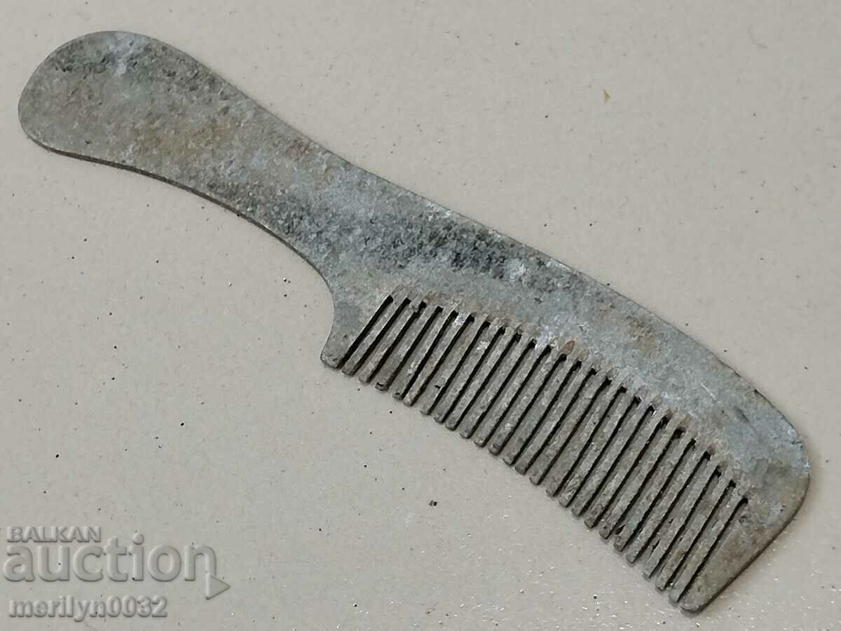 Παλιά χτένα φέρινγκ από αλουμίνιο με τιμή 33.00 BGN | € 16.87 Παλιά χτένα φέρινγκ από αλουμίνιο με τιμή 33.00 BGN | € 16.87