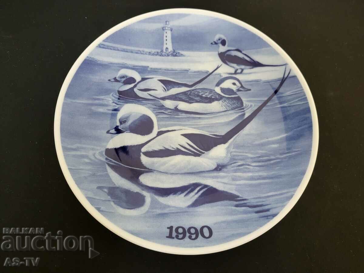 Porcelain vintage wall plate