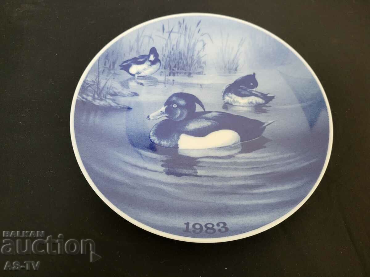 Porcelain vintage wall plate