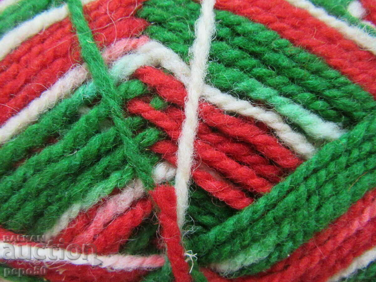 BRANCH THICK WOOL THREAD - TRICOLOR with price 8.00 BGN | € 4.09 BRANCH THICK WOOL THREAD - TRICOLOR with price 8.00 BGN | € 4.09