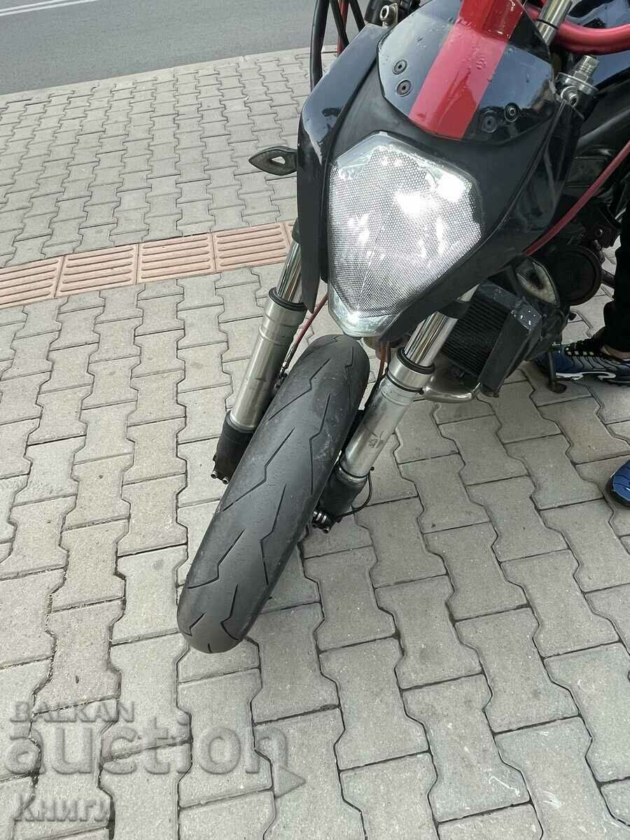 Delivery of Honda CBR 600 motorcycle Delivery of Honda CBR 600 motorcycle